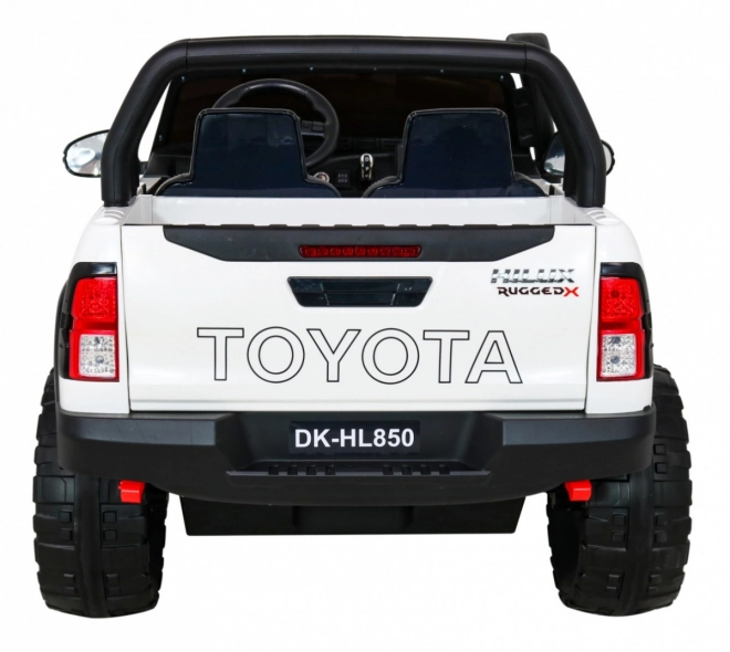 Fahrzeug Toyota Hilux Weiß