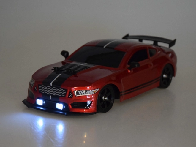 Ferngesteuertes RC Driftauto 4x4 mit Raucheffekt und LED-Beleuchtung