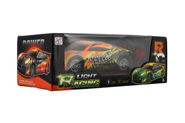 RC-Rennwagen mit Licht