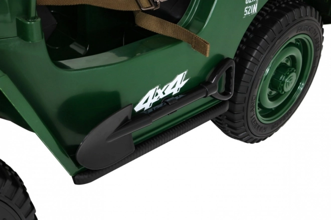 Retro Militär Auto für 3 Kinder Grün + 4x4 Antrieb + Stauraum + EVA + langsamer Start + MP3 LED