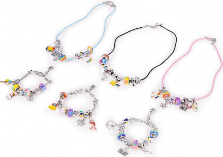 Bunte Perlen und zauberhafte Anhänger