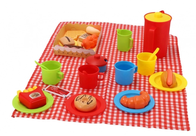 Picknickset aus Biokunststoff im Korb