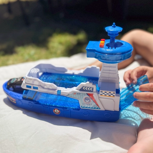 Öffnende Decks und hintere Rampe