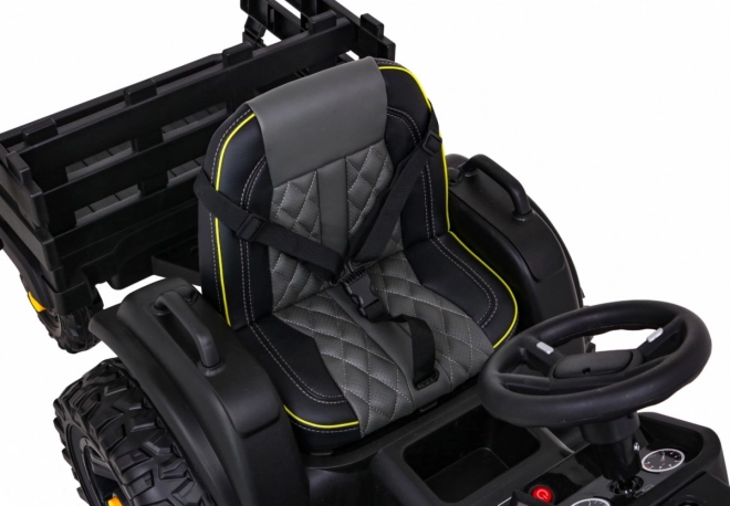 Titan-Traktor mit Anhänger schwarz