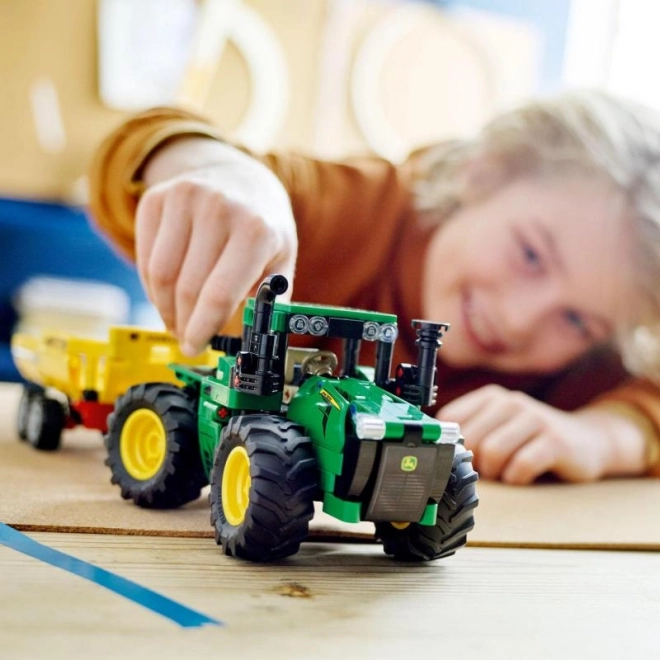 LEGO Technic John Deere 9620R 4WD Traktor