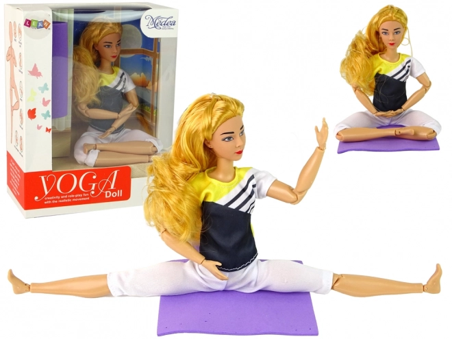 Puppe mit Yoga-Matte und langen blonden Haaren