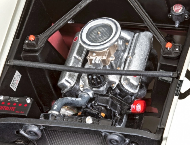 Detailreicher Motor und Fahrgestell