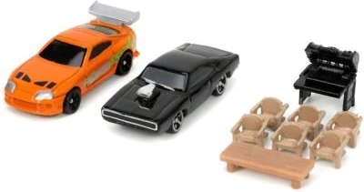 Zwei Nano-Metallautos