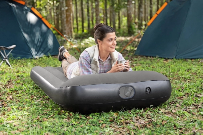 Aufblasbare Matratze Bestway Tritech mit USB-Pumpe