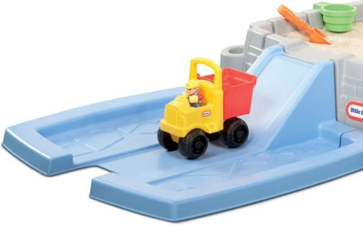 Rampen und Kipplaster für actionreiches Spiel