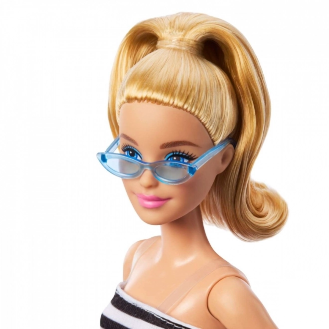 Barbie Modell - Rosa Rock und Gestreiftes Oberteil