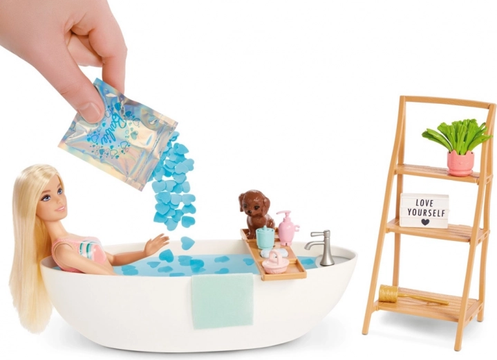 Realistische Badewanne und umfangreiches Zubehör