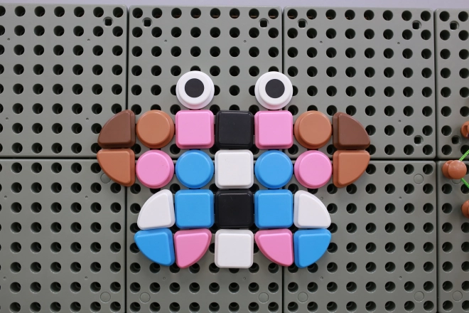 Masterkidz hölzerne frei stehende Tafel STEM in Hausform mit Zubehör