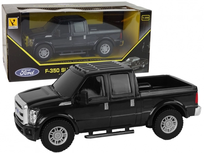 Schwarzer Ford F-350 Pick-Up mit Reibungsantrieb