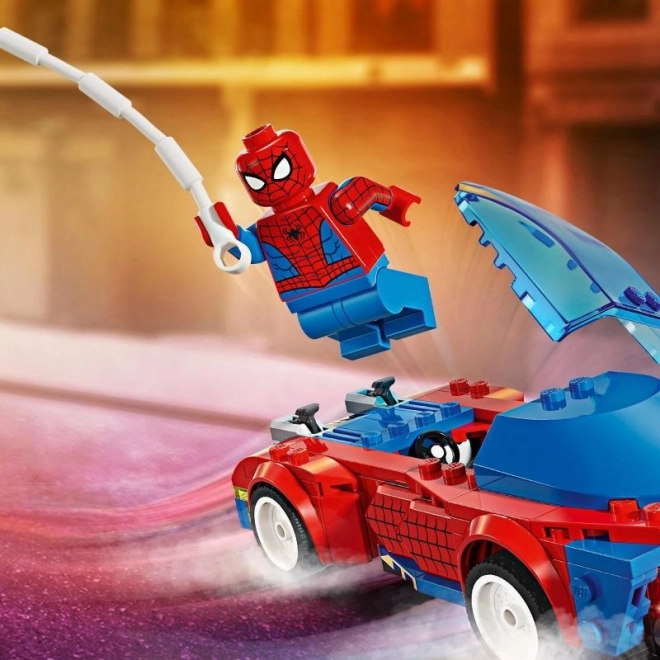 Superhelden Spider-Man und Grüner Kobold Rennwagen