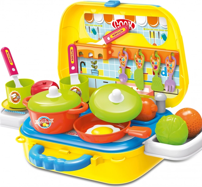 Spielzeugküche im Koffer