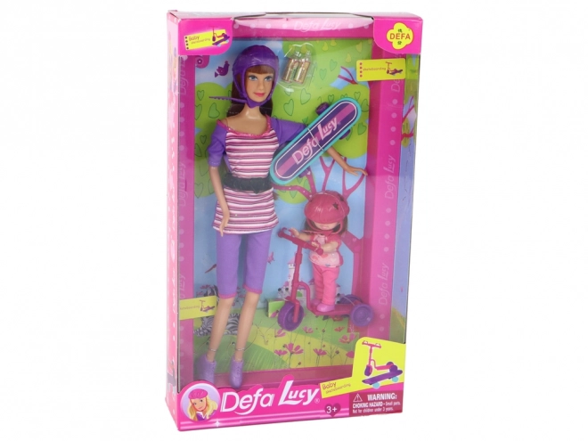 Lila Lucy Puppenset mit Roller, Skateboard und Helmen