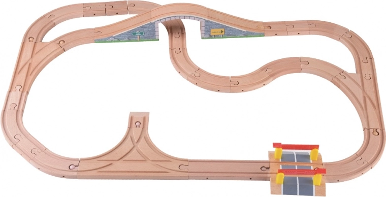 Erhöhte Strecken, Brücke und Bahnübergang für noch mehr Spaß