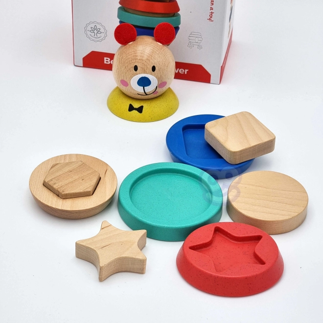 Holzturm im Bären-Design