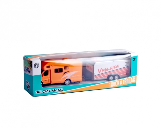 Karavan mit Anhänger