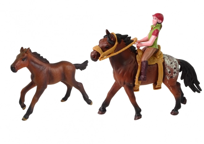 Set von Figuren Pferd und Reiter mit abnehmbarem Sattel