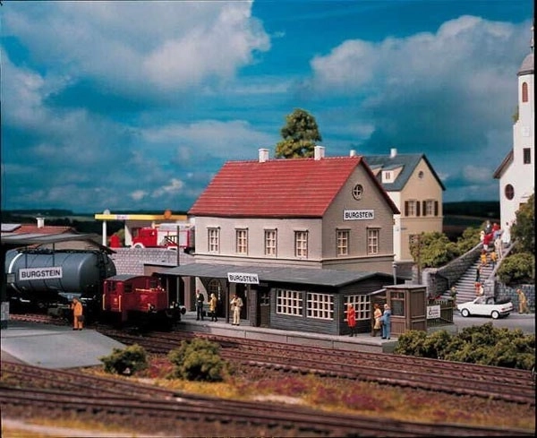 Piko Hobby Bahnhof Burgstein