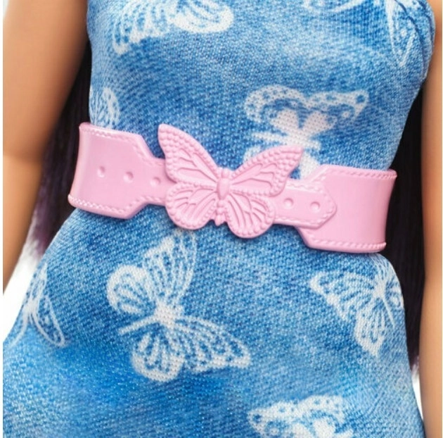 Barbie Puppe in blauen Kleidern mit Schmetterlingen