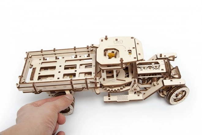 Mechanischer 3D Holzpuzzle-LKW von UGEARS