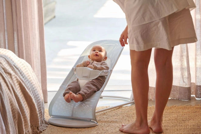 BABYBJÖRN - Wippe BALANCE SOFT MESH - Grau/Weiß – Grau/Weiß