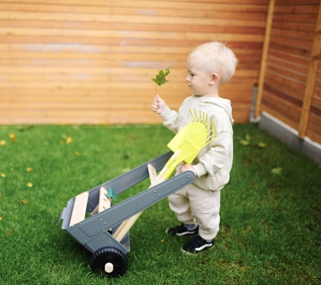 Metallischer Kinder-Gartenwagen mit Werkzeugen