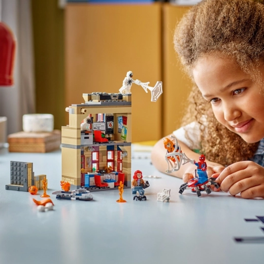 Detailreiches zweistöckiges Apartment