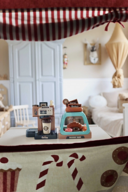 Woopie Spielzeug-Kaffeebar mit Kaffeemaschine und Kuchenvitrine