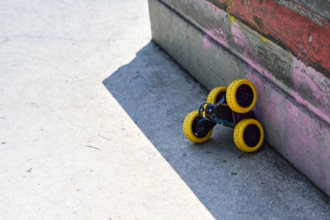Ferngesteuertes RC Auto Fire'n Frost Flippy