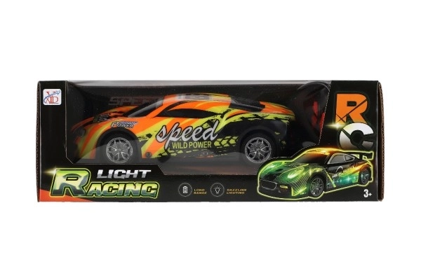 RC-Rennwagen mit Licht