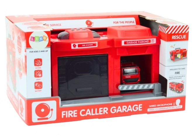 Feuerwache mit Feuerwehrauto und Walkie-Talkie