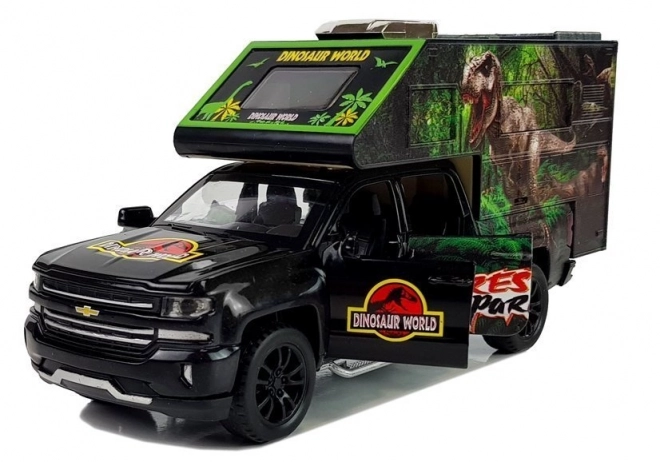 Schwarzer Camper mit Dinosauriern