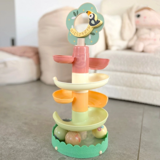 Einfacher Aufbau aus 6 farbigen Elementen