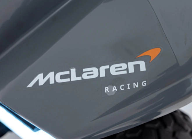 Mclaren Racing MCL 35 Quad Fahrzeug Grau
