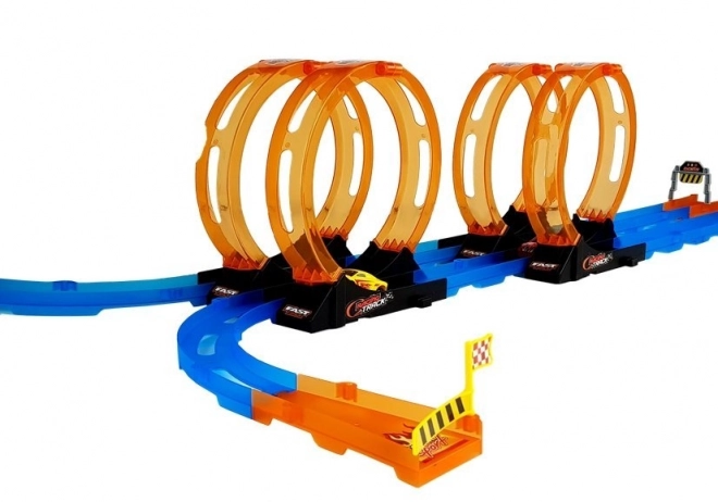 Rennbahn mit 4 Loopings und 2 Autos