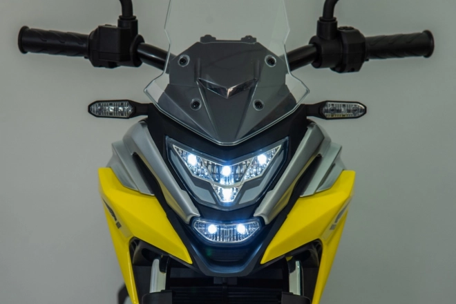 Motorrad Honda NC750X Gelb