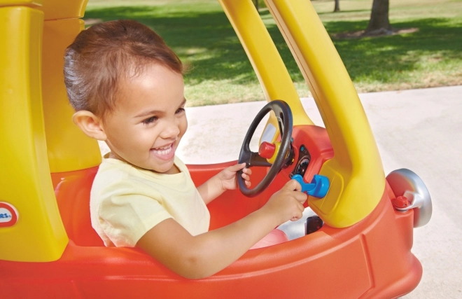 Kleines Tikes Cozy Coupe mit neuen Augen