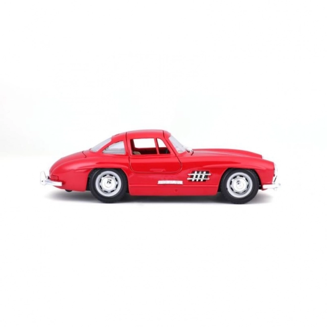 Mercedes Benz 300SL Rot Modellauto von Bburago