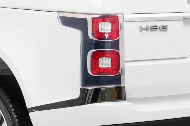 Range Rover HSE 2-Sitzer Kinderauto weiß + Fernsteuerung + 5-Punkt-Gurte + Audiopanel + LED-Diode