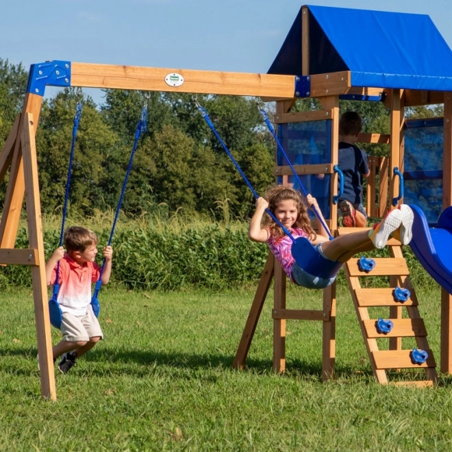 Holzspielplatz Aurora House mit Rutsche