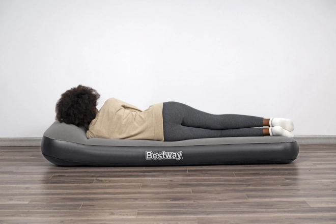 Aufblasbare Matratze Bestway Tritech mit USB-Pumpe