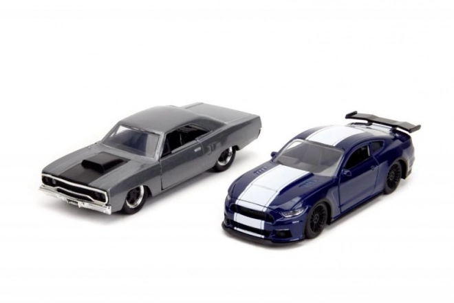 Rychle und Zběsile 2016 Ford Mustang GT350 und 1970 Plymouth Road Runner Modellautos im Twin Pack