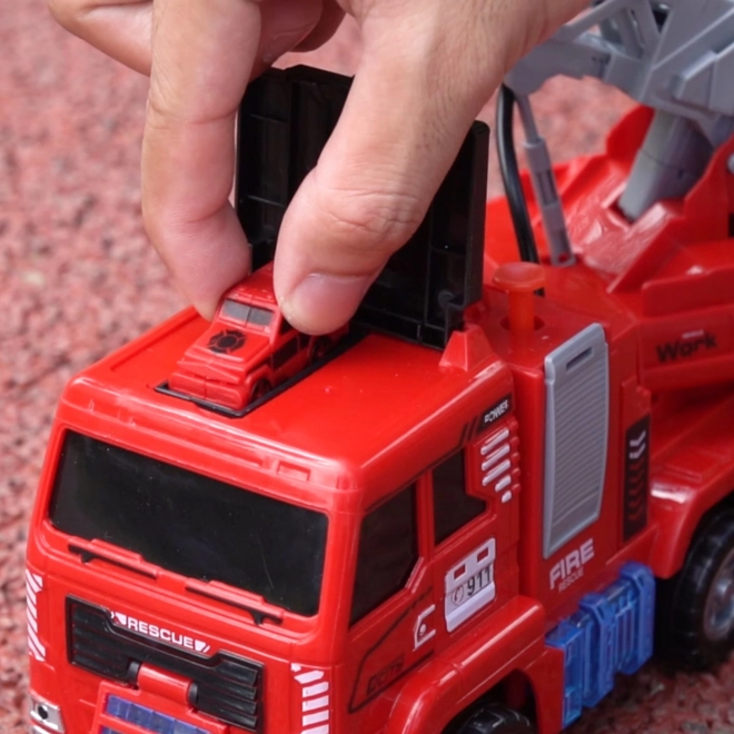 Interaktives Feuerwehrfahrzeug mit beweglicher Leiter
