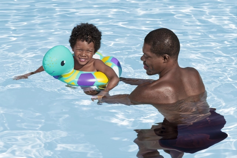 Sicherer Halt im Pool