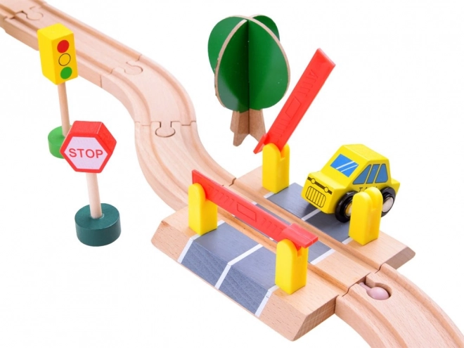 Holzspielzeug Eisenbahnset mit batteriebetriebener Lokomotive