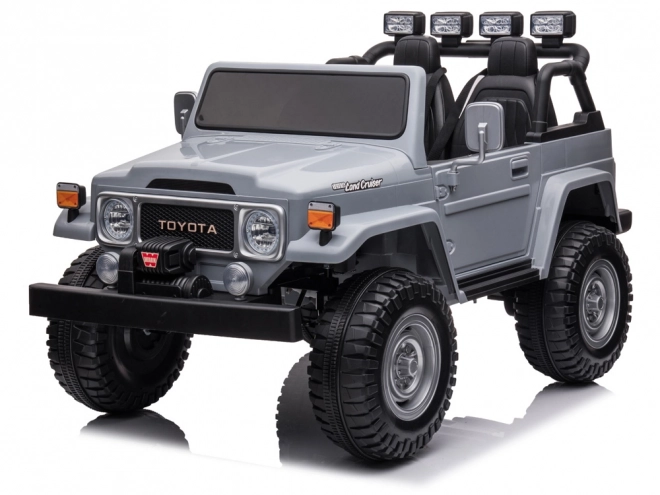 Elektrisches Kinderauto Toyota Land Cruiser – Grau